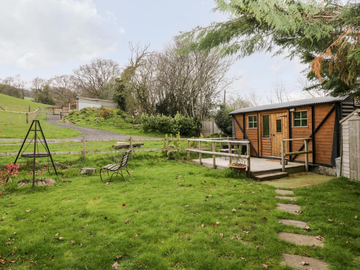 Railway Carriage Villa Abergavenny Exteriör bild